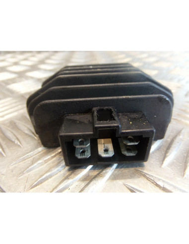 regulateur de charge batterie scooter piaggio 125 x8