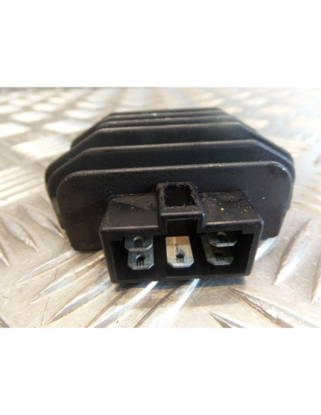 regulateur de charge batterie scooter piaggio 125 x8