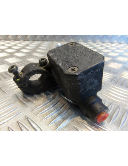 maitre cylindre frein arriere scooter piaggio 125 x8