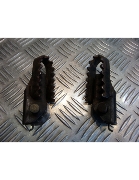 paire platine repose cale pied avant de moto suzuki 80 ts