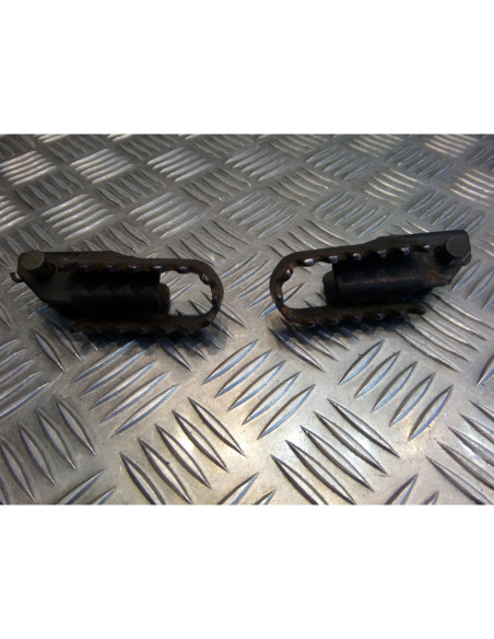 paire platine repose cale pied avant de moto suzuki 80 ts