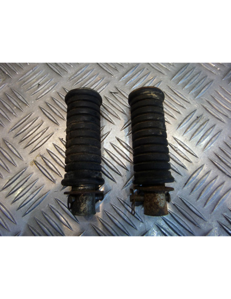paire repose cale pied arriere de moto suzuki 80 ts .