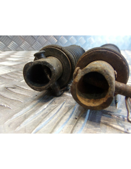 paire repose cale pied arriere de moto suzuki 80 ts .