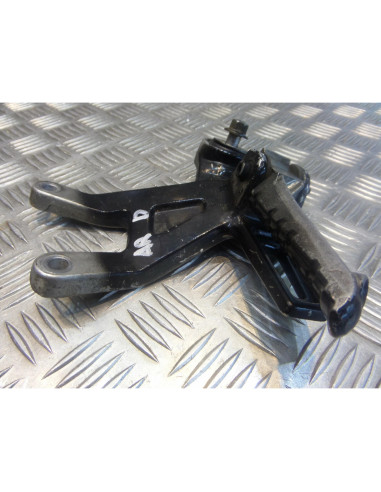 platine repose cale pied arriere droit ard de moto Yamaha 1000 fzr 2le .