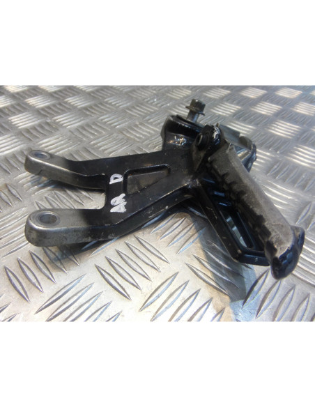 platine repose cale pied arriere droit ard de moto Yamaha 1000 fzr 2le .