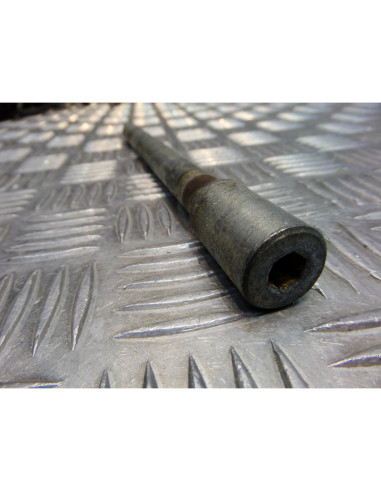 axe de roue avant scooter renault 125 kouranos