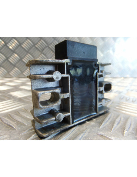 regulateur de charge scooter 125 kouranos