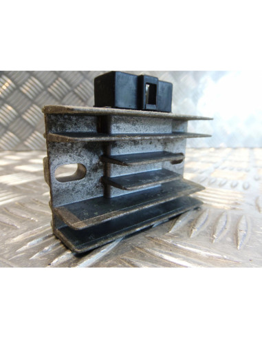 regulateur de charge scooter 125 kouranos