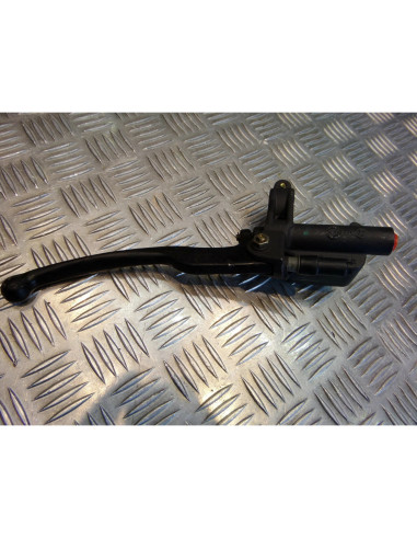 maitre cylindre gauche frein arriere scooter renault 125 kouranos