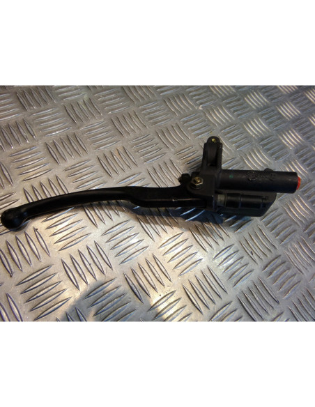 maitre cylindre gauche frein arriere scooter renault 125 kouranos