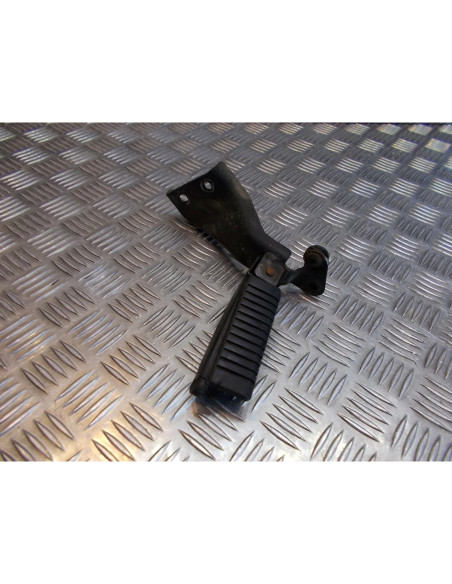 platine repose cale pied arriere droit ard scooter suzuki 125 an