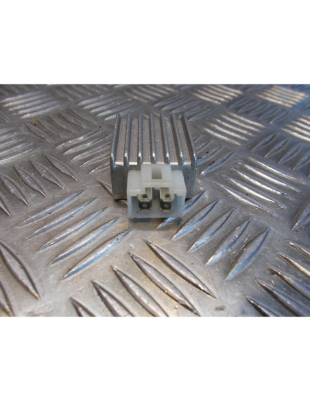 regulateur 4 pin scooter chinois 50 125 chinois gy6 139qmb 1e40qmb 152qmi znen b