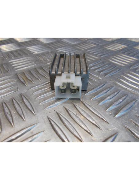 regulateur 4 pin scooter chinois 50 125 chinois gy6 139qmb 1e40qmb 152qmi cpi zn