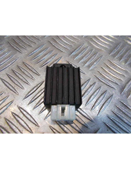 regulateur 4 pin scooter chinois 50 125 chinois gy6 139qmb 1e40qmb 152qmi baotia