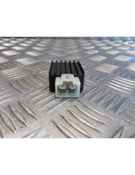 regulateur 4 pin scooter chinois 50 125 chinois gy6 139qmb 1e40qmb 152qmi baotia