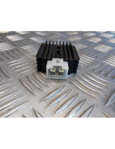 regulateur 4 pin scooter chinois 50 125 chinois gy6 139qmb 1e40qmb 152qmi znen b