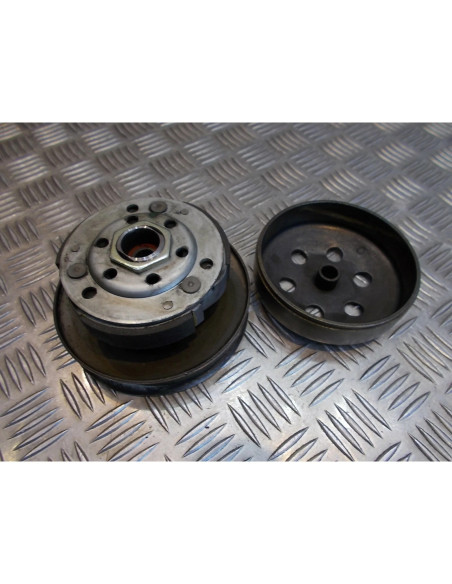 embrayage cloche correcteur couple scooter derbi 50 atlantis 4 temps