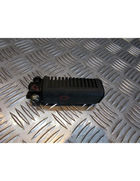 cale repose pied arriere droit scooter suzuki ah 80 address