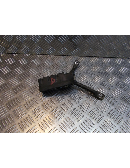 platine repose cale pied arriere droit scooter honda 125 dylan