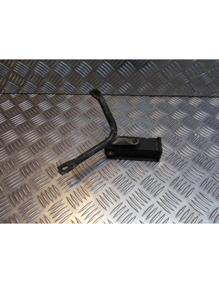 platine repose cale pied arriere droit scooter honda 125 dylan