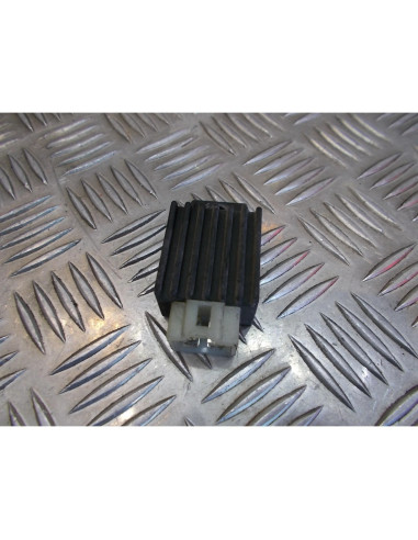 regulateur charge batterie scooter sym 125 attila ...