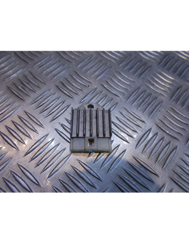 regulateur charge batterie scooter aprilia 50 rally