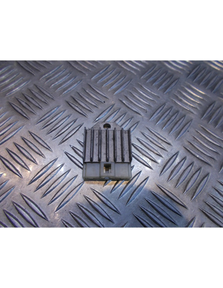 regulateur charge batterie scooter aprilia 50 rally