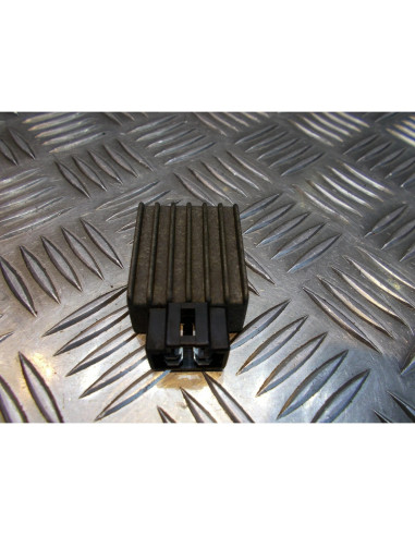 regulateur charge batterie scooter kymco 125 agility