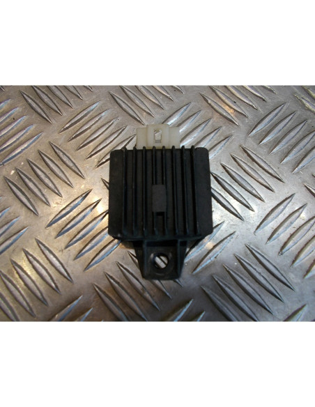 regulateur charge batterie scooter chinois tnt 50 fastino 4 temps LJ1P38MB