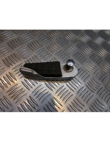 cale repose pied droit scooter sym 125 gts