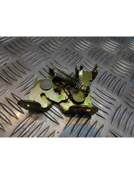 mecanisme verrouillage ouverture selle scooter honda nh 125 lead jf01