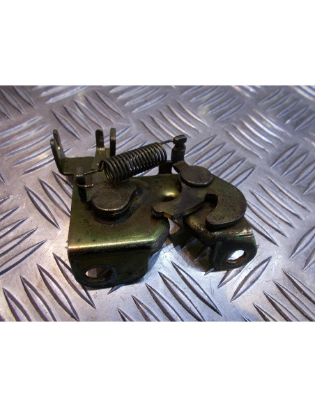 mecanisme verrouillage selle ouverture scooter honda sj 100 bali ex hf07