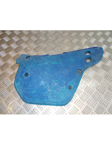 cache lateral arriere droit ard sous selle moto kawasaki 125 kdx dx125b