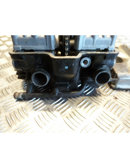 culasse + cache culbuteur arriere moto Honda vf 400 f vff nc13