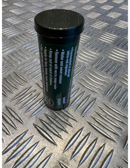 Tube cremes maquillage camo bi-color bcb camouflage vert et noir