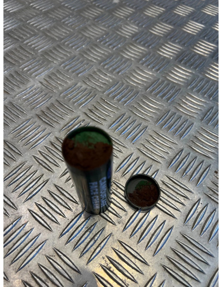 tube cremes maquillage camo bi-color bcb camouflage vert et marron