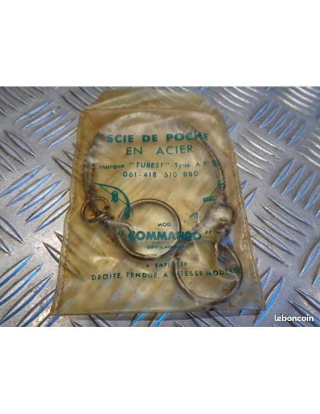 Scie fil commando armée française survivalisme nature coupe bois