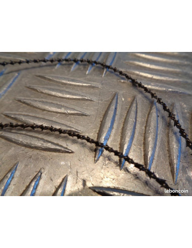 Scie fil commando armée française survivalisme nature coupe bois