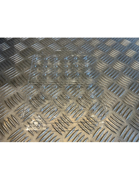 carton de 125 boites de 18 oeufs de caille en plastique