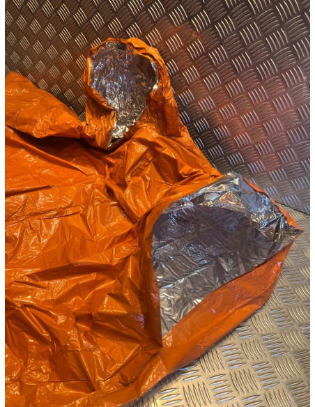 Poncho intempérie pluie couverture survie orange randonnee camping voyage