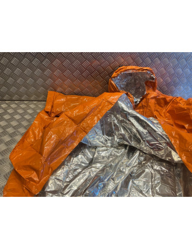 Poncho intempérie pluie couverture survie orange randonnee camping voyage