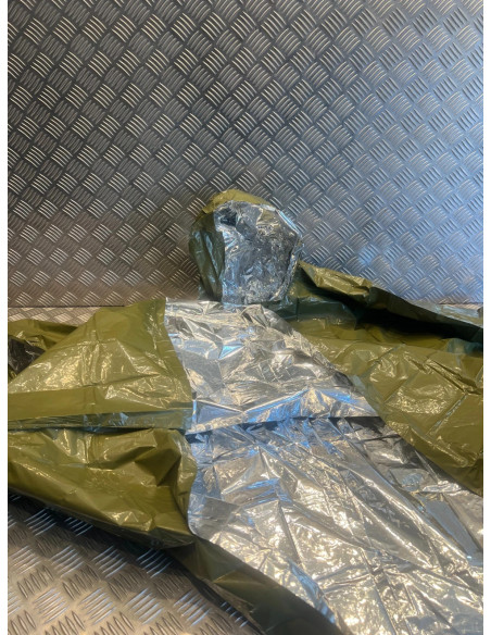 kit poncho urgent résiste intempérie pluie couverture survie randonnee camping