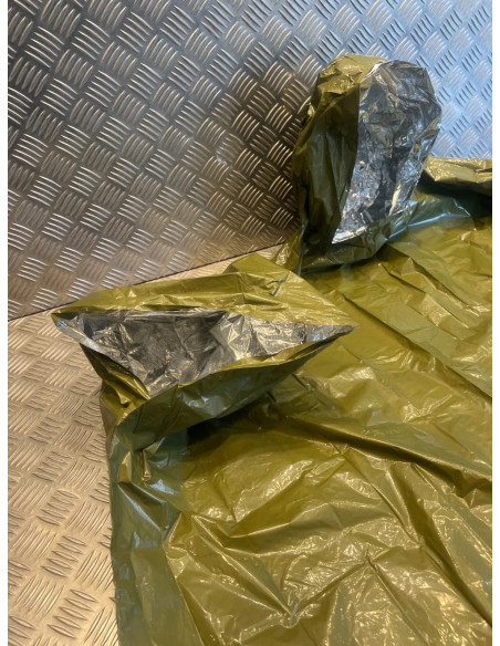 kit poncho urgent résiste intempérie pluie couverture survie randonnee camping
