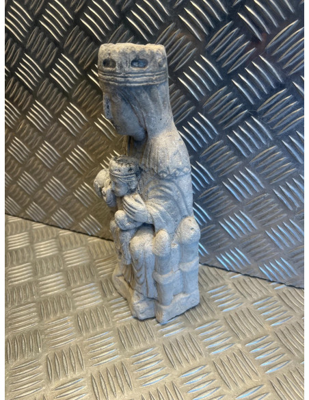 statue religieuse vierge a l enfant dite la morenet pierre calcaire style roman