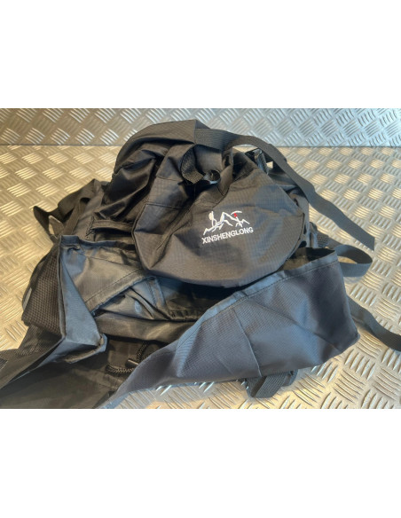 sac a dos 90L toile oxford bretelles reglables multiples poches randonnee