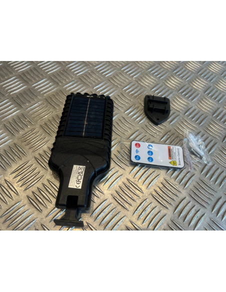 lampe exterieur lumiere led solaire telecommande capteur jardin garage patio cou