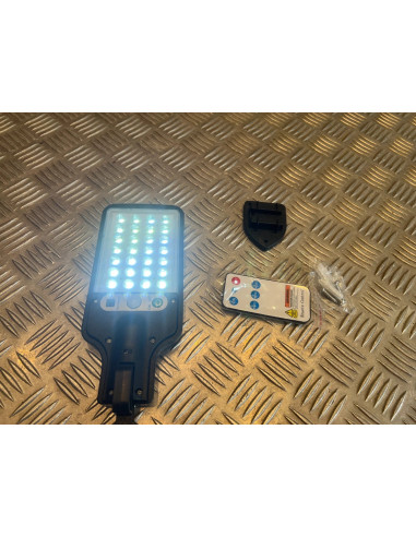 lampe exterieur lumiere led solaire telecommande capteur jardin garage patio cou