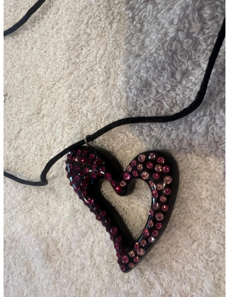 Collier cristaluna beau pendentif acrylique cristal noir swarovski rose fuchsia