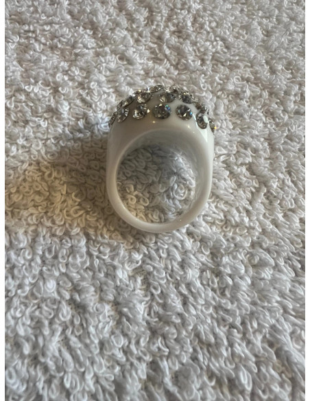 Bague cristaluna bombata acrylique blanc swarovski cristal neuf 103 500 00