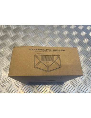 kit de 4 lampes solaires murales extérieures à 100 LED